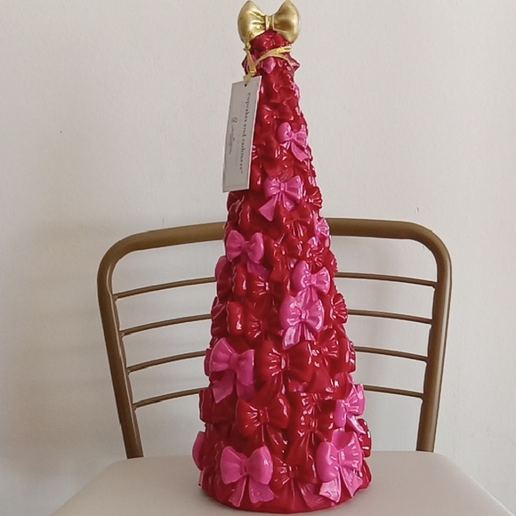 Viral cupcakes & cashmere Red and Pink Bow Tree